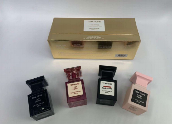 TOMFORD SET 4 IN 1 —30ML